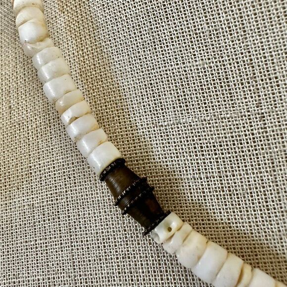 Vintage Carved Mother of Pearl Thunderbird Necklace Heishi Beads - Picture 11 of 13